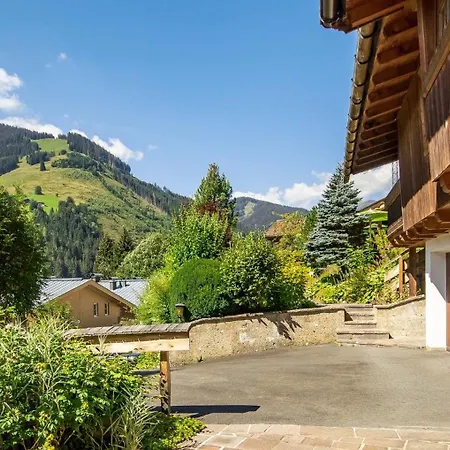 4br Chalet In Viehofen- If You Want To Book, Please Contact On Wh-ats-app - 0034-635-518-216 !!!! Vila