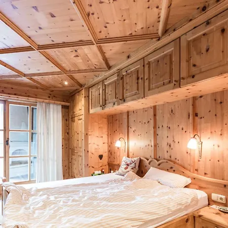 4br Chalet In Viehofen- If You Want To Book, Please Contact On Wh-ats-app - 0034-635-518-216 !!!! Vila *