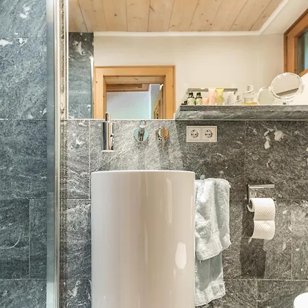 4br Chalet In Viehofen- If You Want To Book, Please Contact On Wh-ats-app - 0034-635-518-216 !!!! Viehhofen